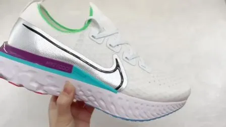 Vendita all'ingrosso Uomo Donna Epic React Flyknit Sport Moda Ciclismo Corsa Escursionismo Scarpe casual Scarpe Putian